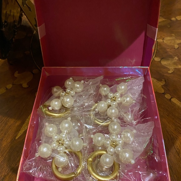 Set of 8 handmade beaded floral design napkin rings napkin holders - Picture 2 of 6